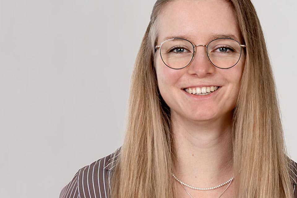 Porträt&nbsp; Viola Staubli,&nbsp;Leiterin Finanzen